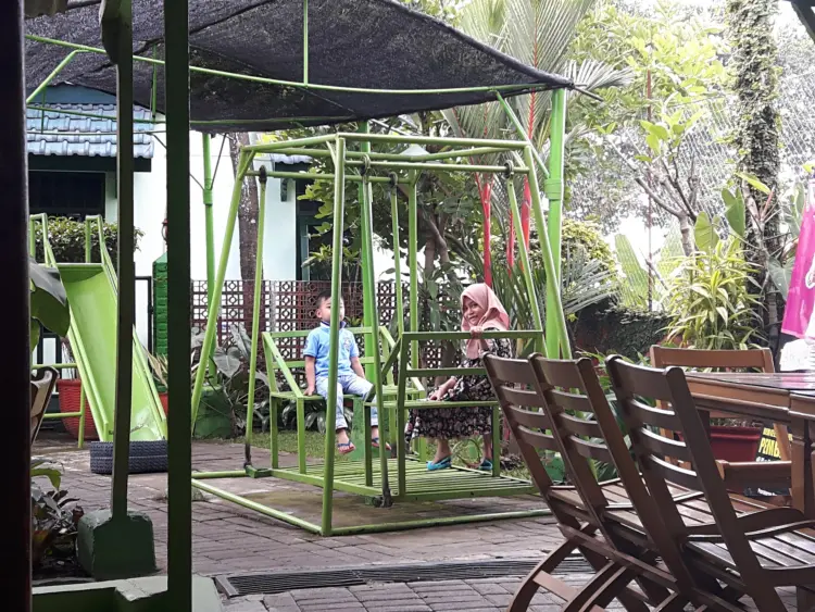 Warung Lesehan Parahiyangan 9