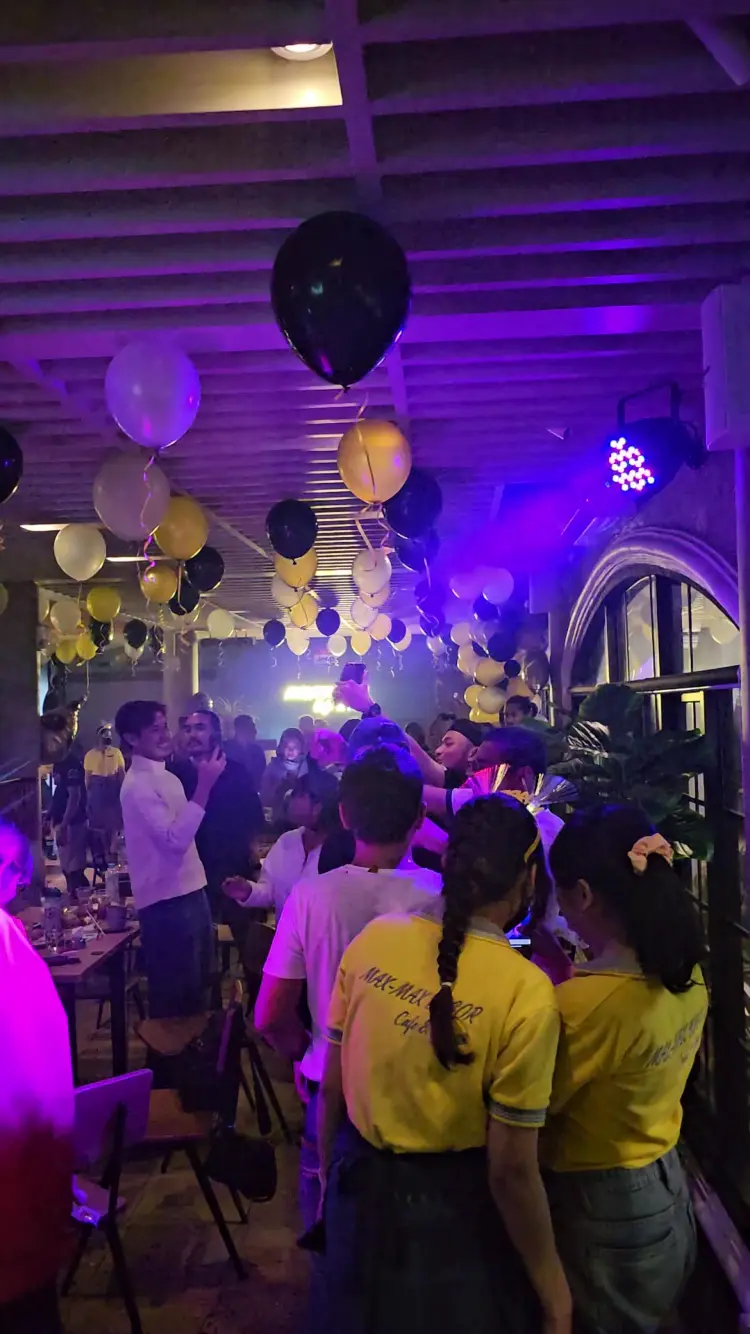 Max-Max Bogor Cafe & Resto 4