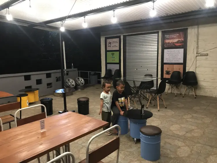 D'Bolang Resto & Coffee Shop 7