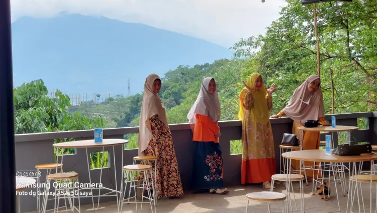 D'Bolang Resto & Coffee Shop 4