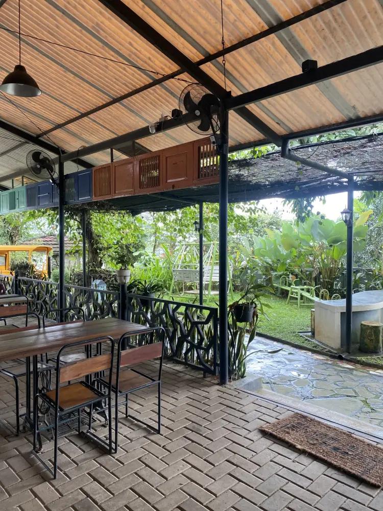 D'Bolang Resto & Coffee Shop 6