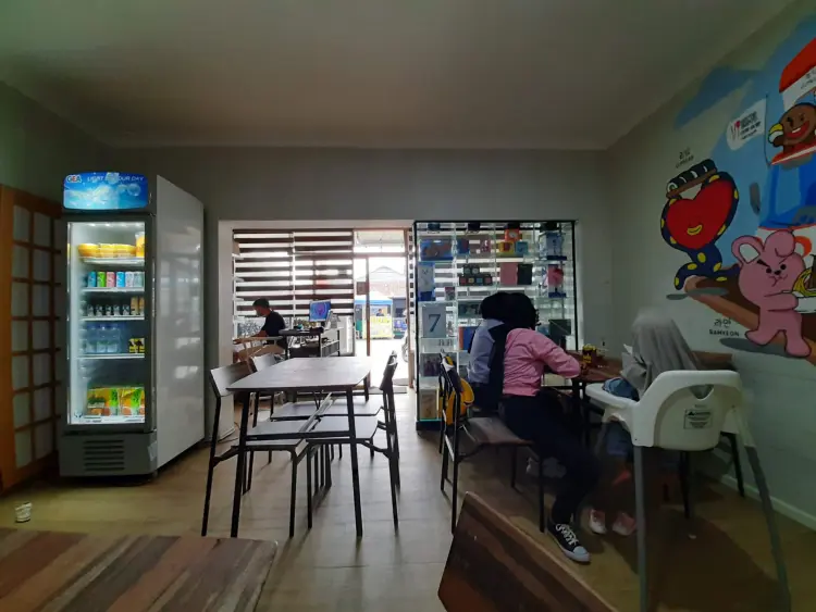 Sorry Sorry Cafe & Resto 6