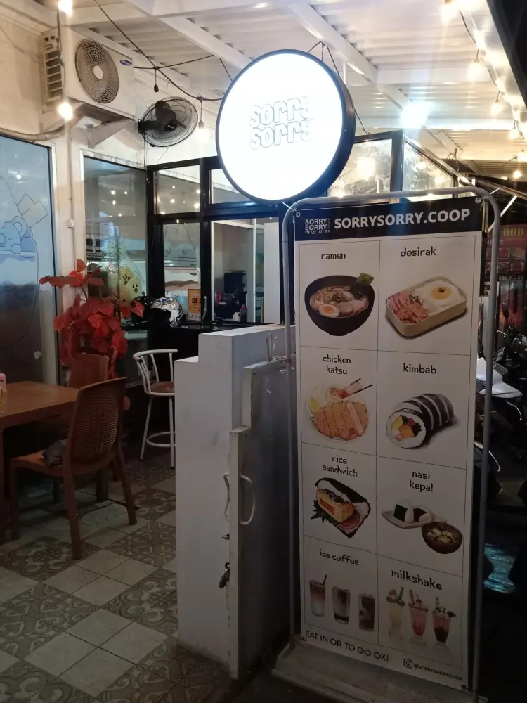 Sorry Sorry Cafe & Resto 7