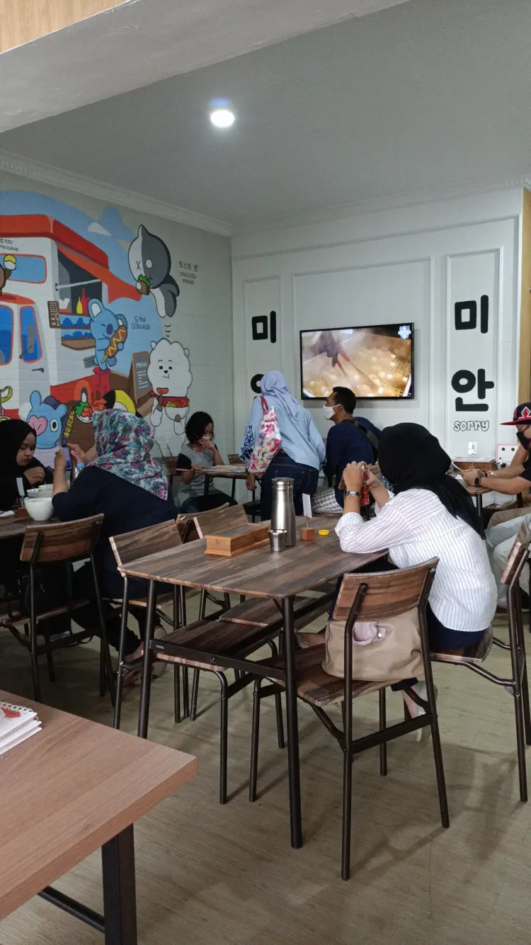 Sorry Sorry Cafe & Resto 5