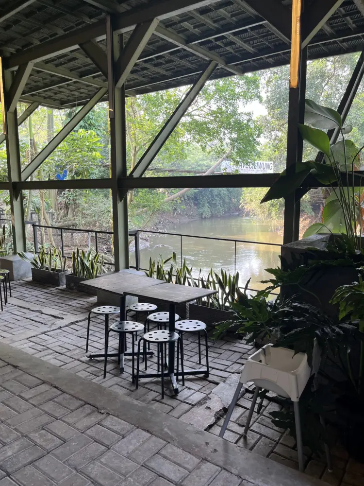 Red Soldadu Riverside 9