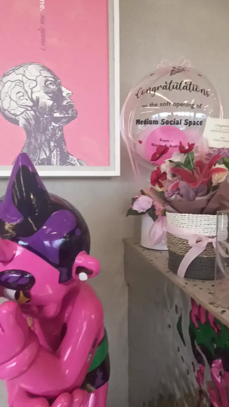 Medium Social Space 8