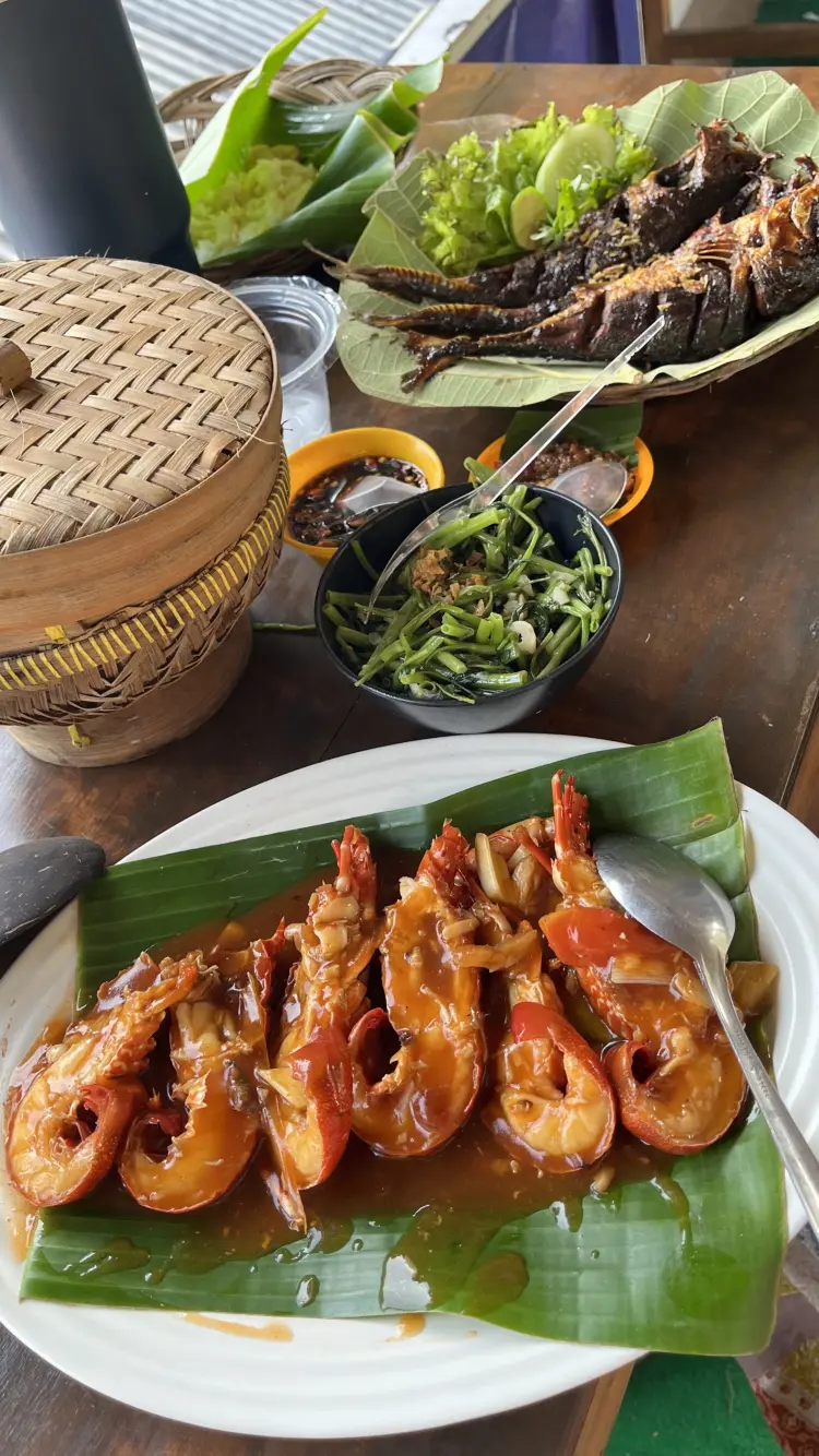 Ningaryum seafood dan oleh-oleh 1