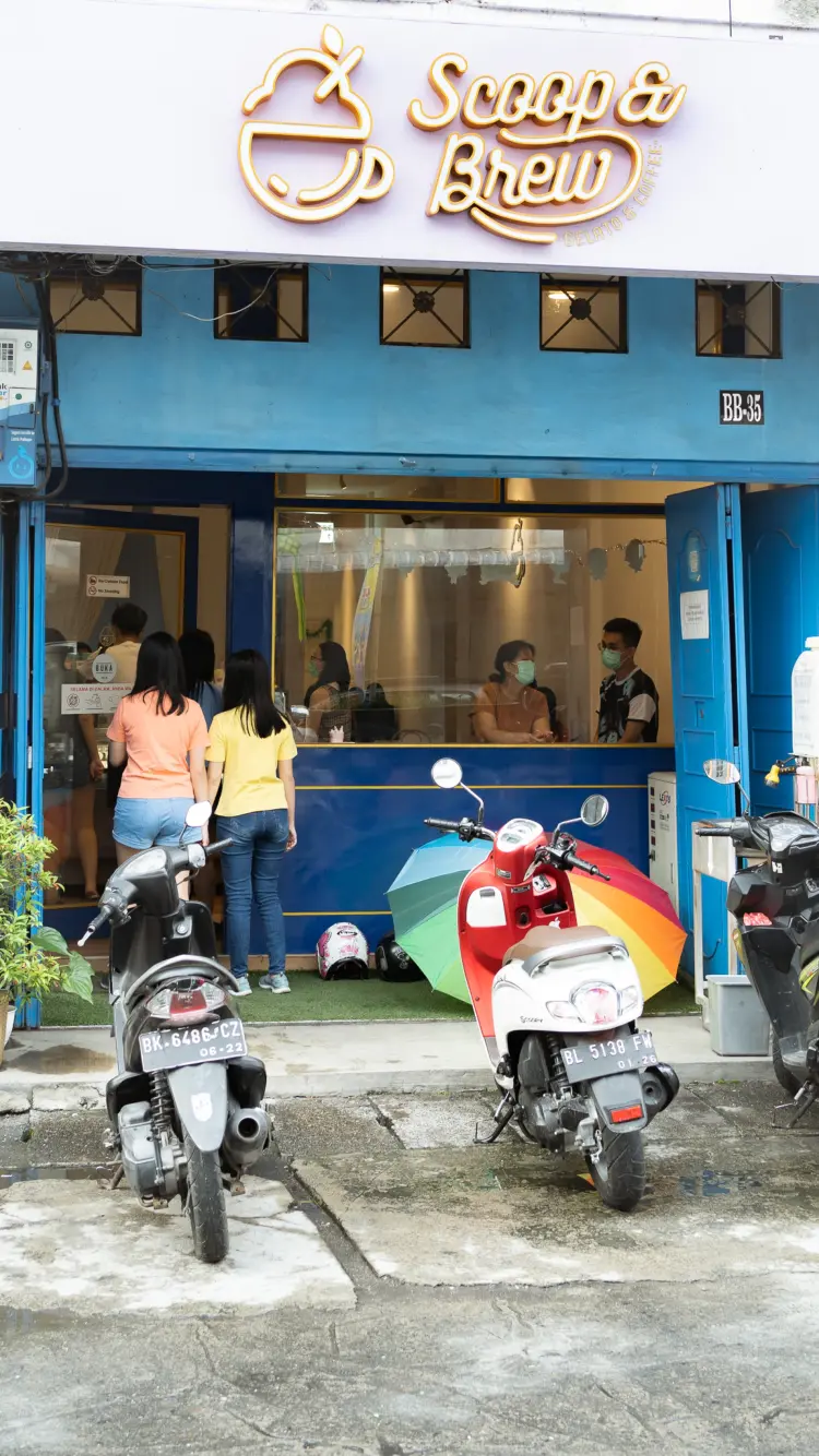 Scoop & Brew Gelato and Coffee 1