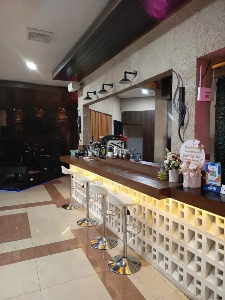 NUWOW 99 Cafe & Resto 4