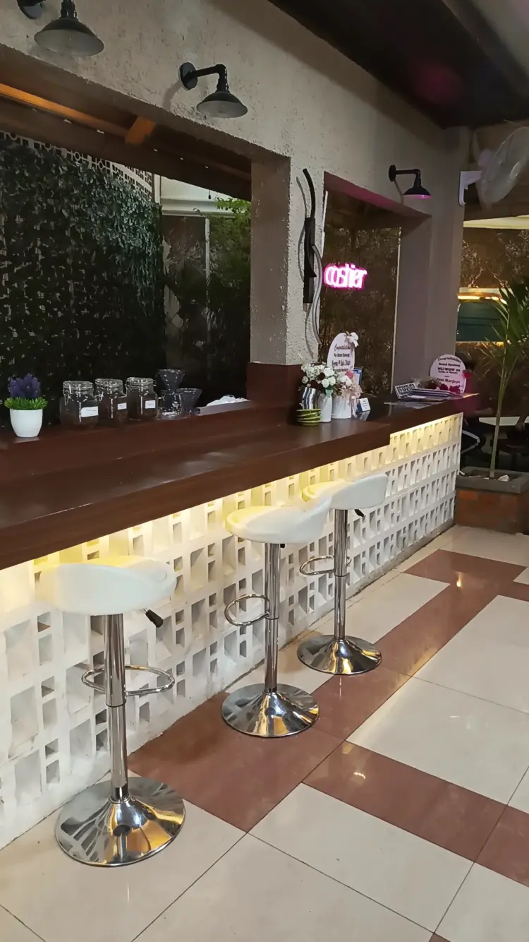 NUWOW 99 Cafe & Resto 2