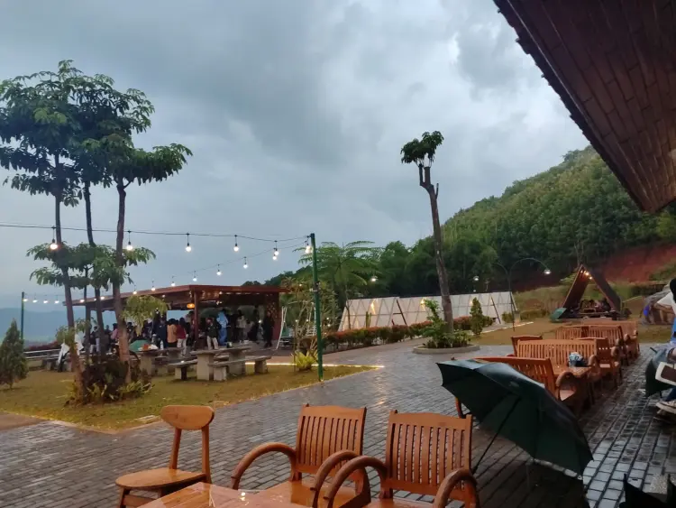 Bedeng Hills coffee and eatery 4