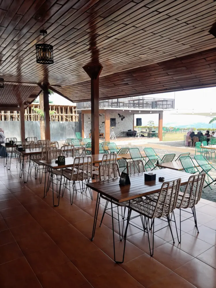 Bedeng Hills coffee and eatery 8