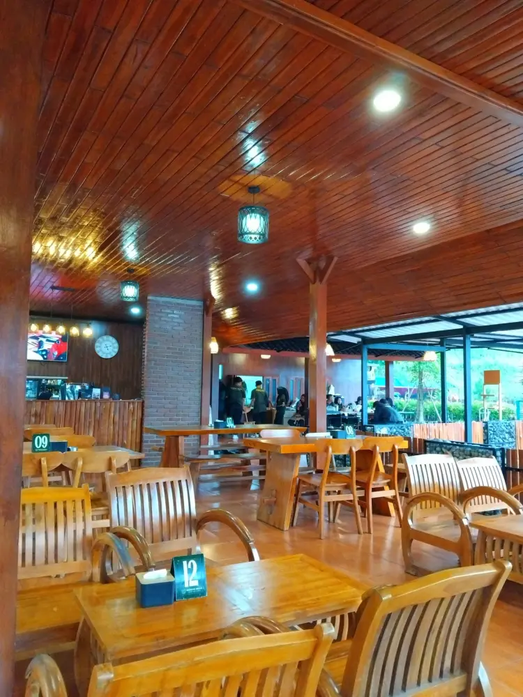 Bedeng Hills coffee and eatery 5