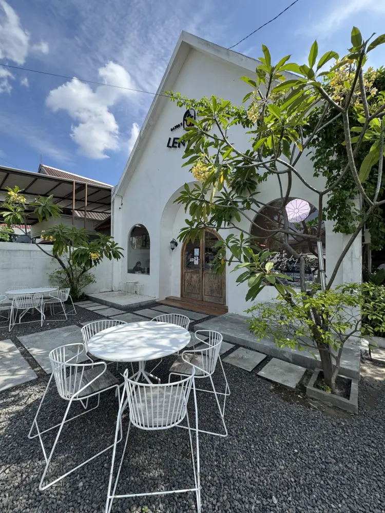 Lentera Eatery & Pastry Puri Anjasmoro 1
