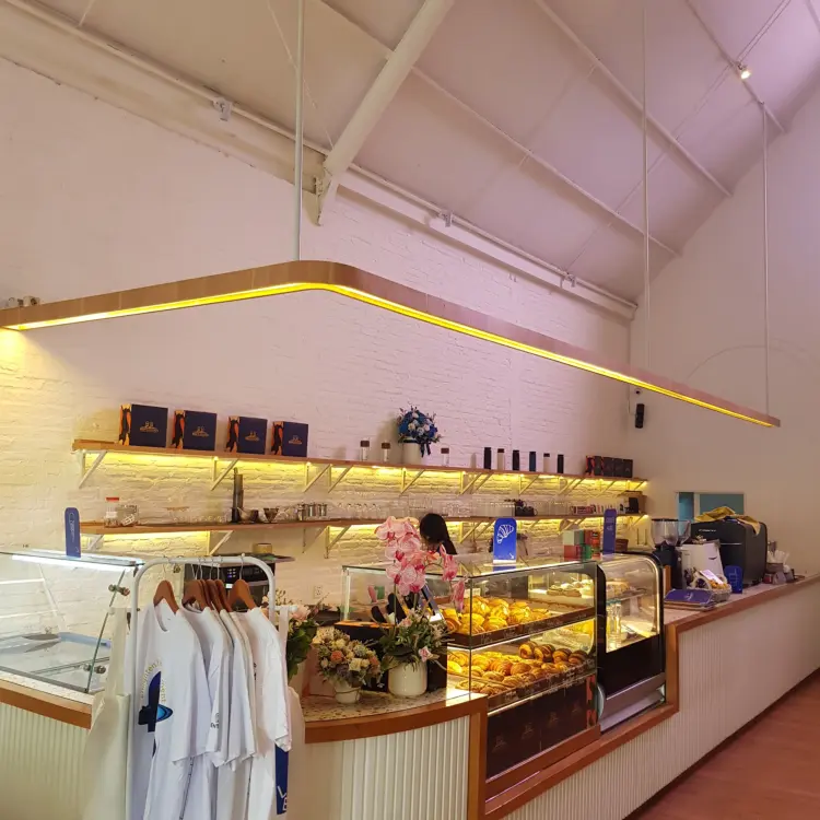 Lentera Eatery & Pastry Puri Anjasmoro 6
