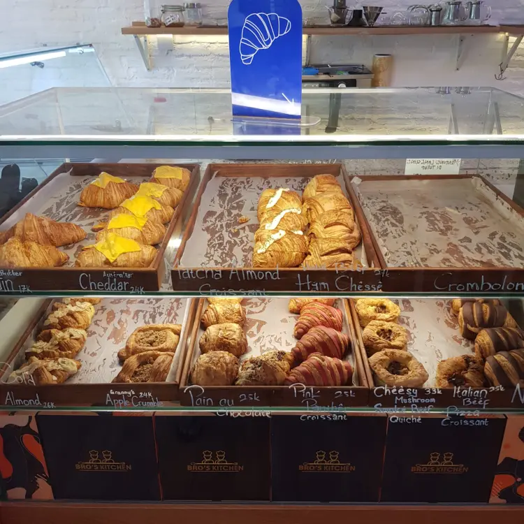 Lentera Eatery & Pastry Puri Anjasmoro 7