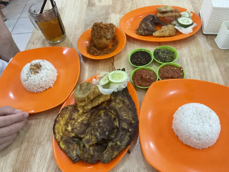 Ayam Kremes Prambanan 8