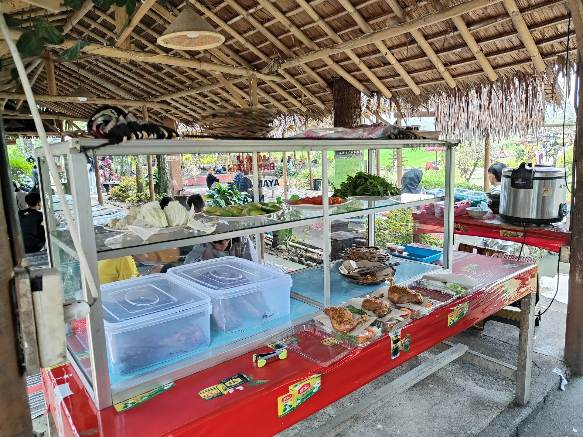 Soto 5rb ada kebun binatangnya? Resto sawah di Semarang ini, sumpah Mantap banget 2