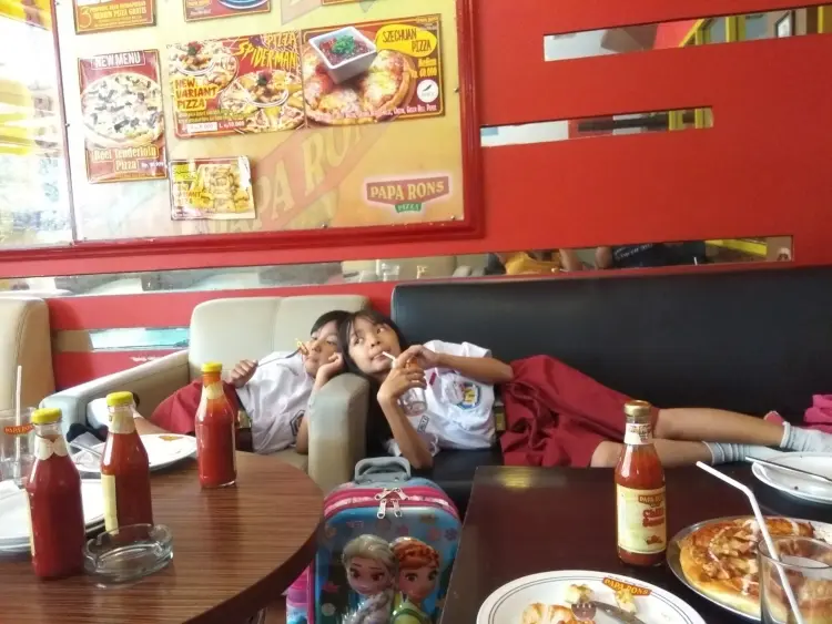 Papa Ron's Pizza - Gatot Subroto 10