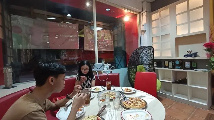 Papa Ron's Pizza - Gatot Subroto 7