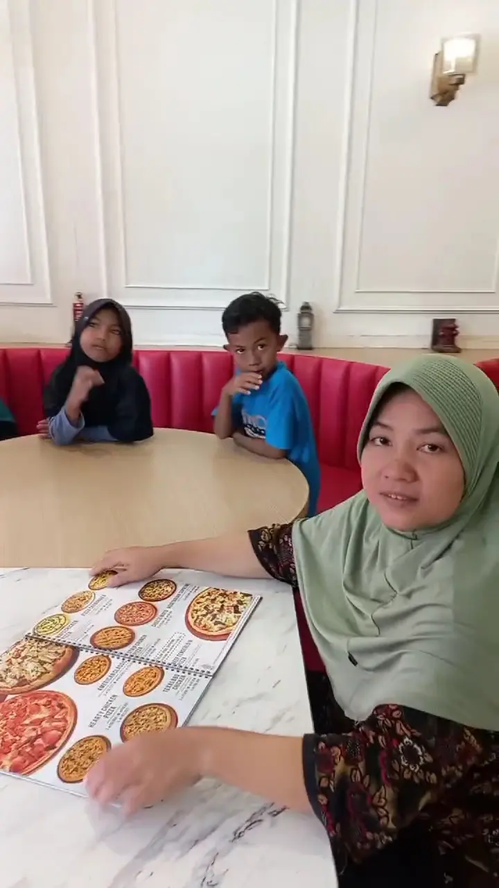 Papa Ron's Pizza - Gatot Subroto 6