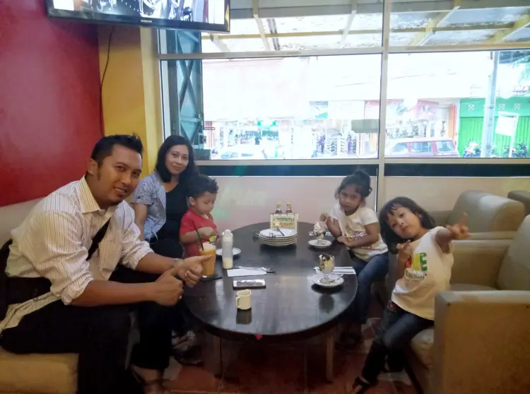 Papa Ron's Pizza - Gatot Subroto 3