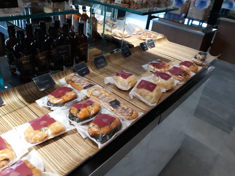 Igor's Pastry | Bakery, Pastry & Oleh-Oleh Surabaya - Biliton 10