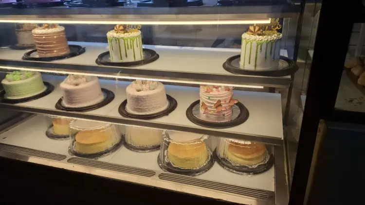 Bibik Sayur Cafe & Resto 6