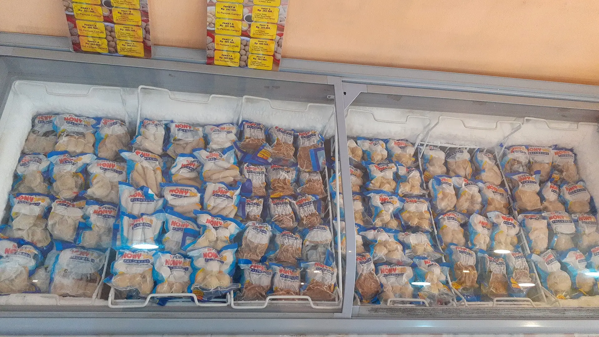 Rasanya 9/10 Mantap, Servisnya -1! Anjay, beneran cinta tapi benci sama pempek Jakarta ini. 1