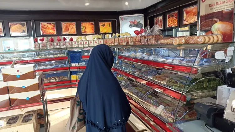 HOLLAND BAKERY HAJIMENA 2