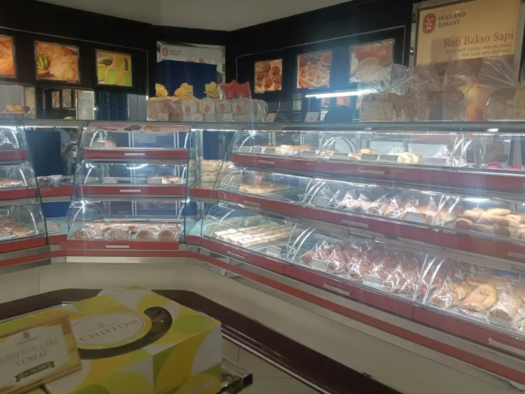 HOLLAND BAKERY HAJIMENA 9