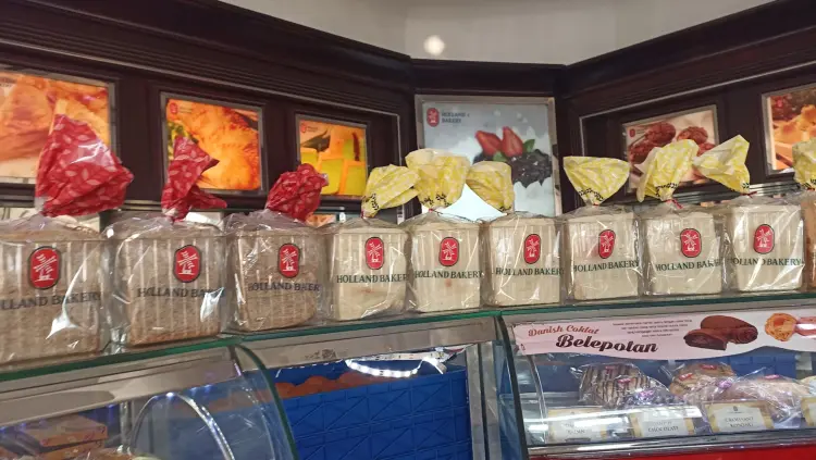 HOLLAND BAKERY HAJIMENA 6