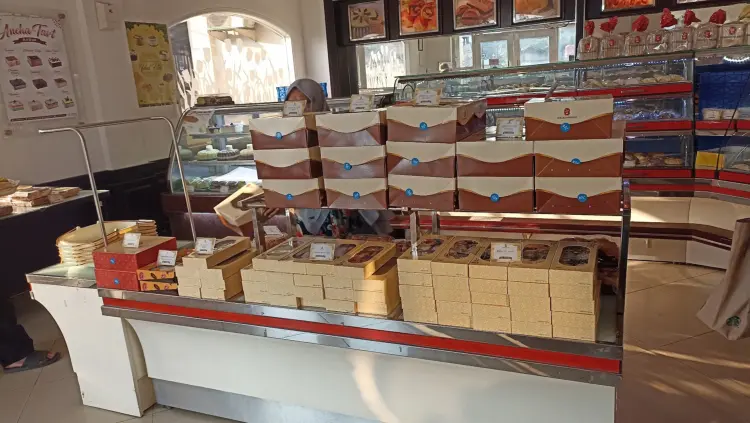 HOLLAND BAKERY HAJIMENA 4