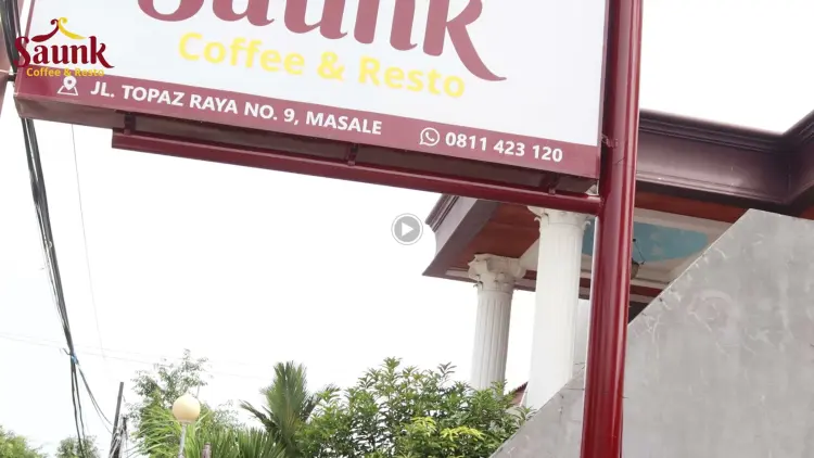 Saunk Coffee and Resto 5