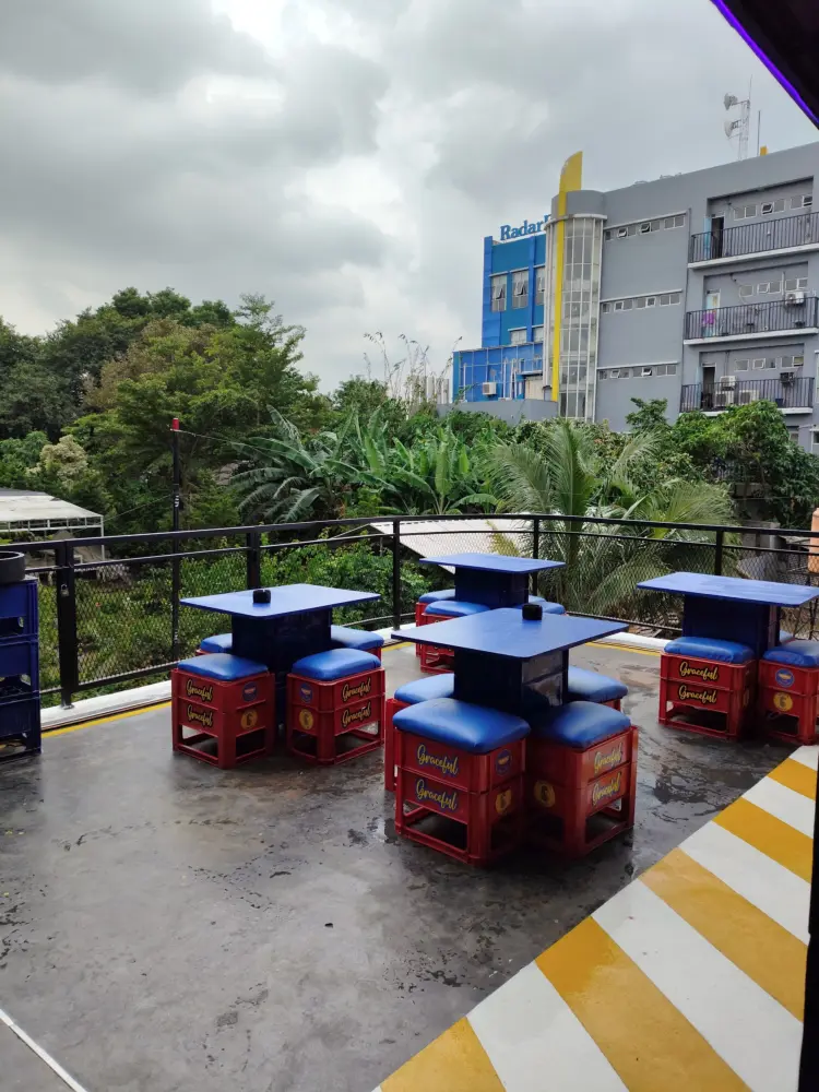 Graceful Cafe & Florist Supplies 3