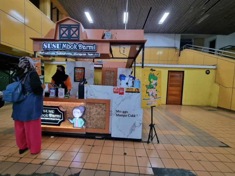 Susu Mbok Darmi Stasiun Gondangdia 1