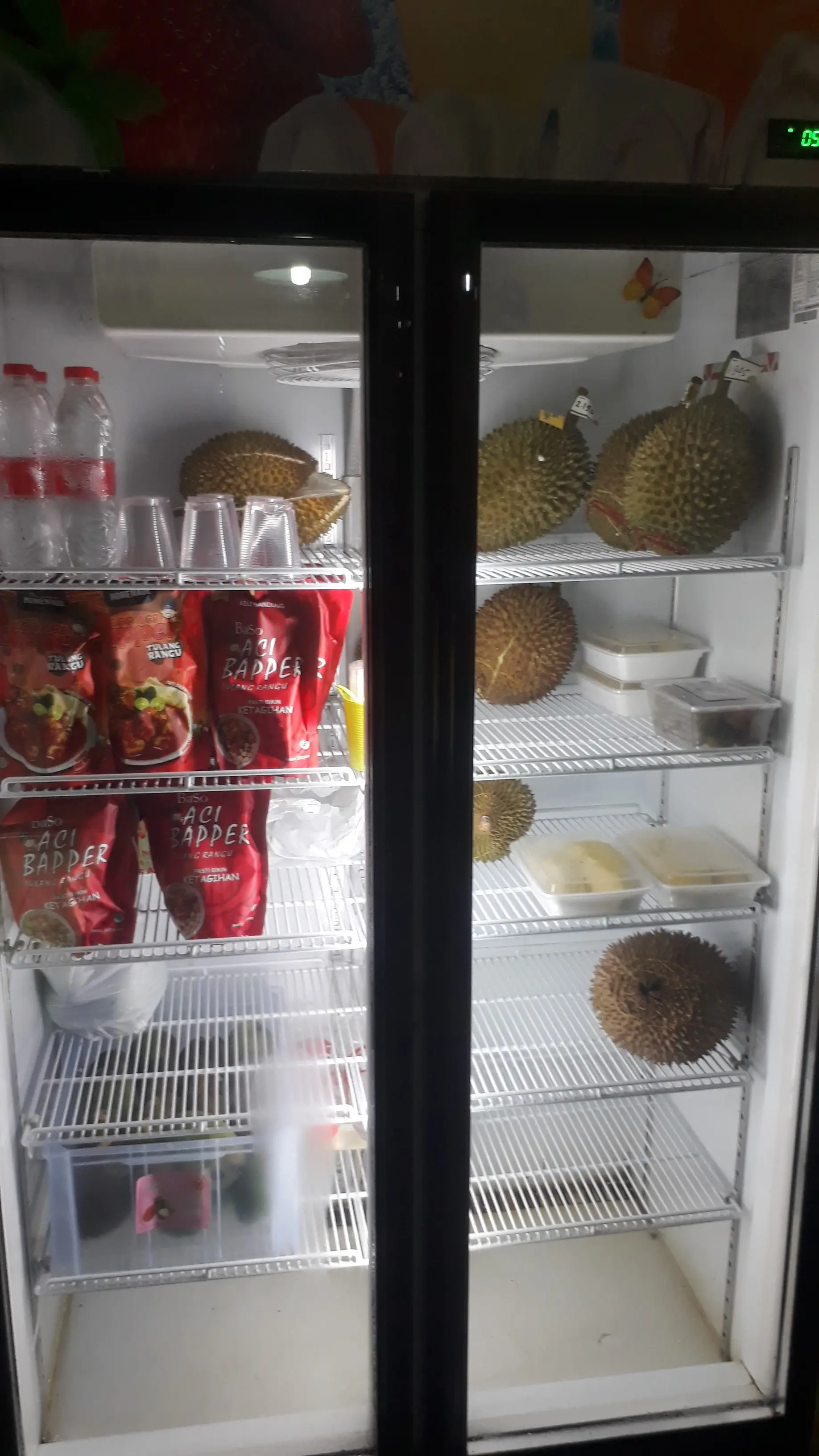 Anjay, toko durian rating 4.5 di Jakbar ini bikin benci tapi cinta 7