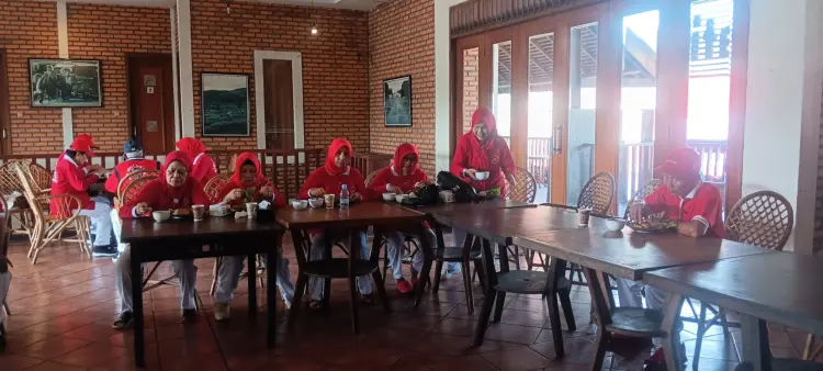 Bumi Pasundan Warung Sunda Puncak Gadog 6