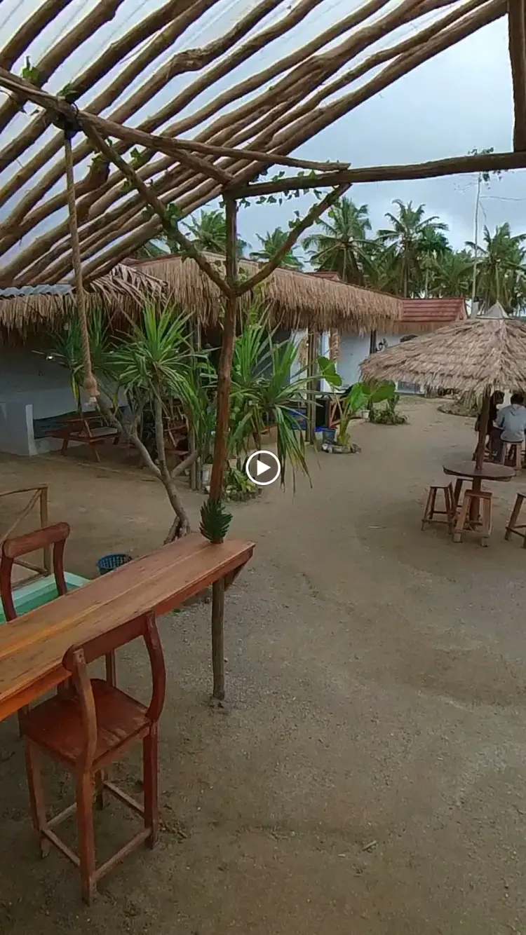 DEWA LAUT CARITA ANYER Resto & Cafe 1