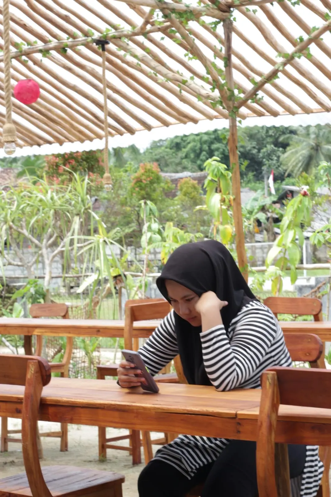 Katanya sih seafood di Anyer ini Mantap, tapi gue harus jujur... 7