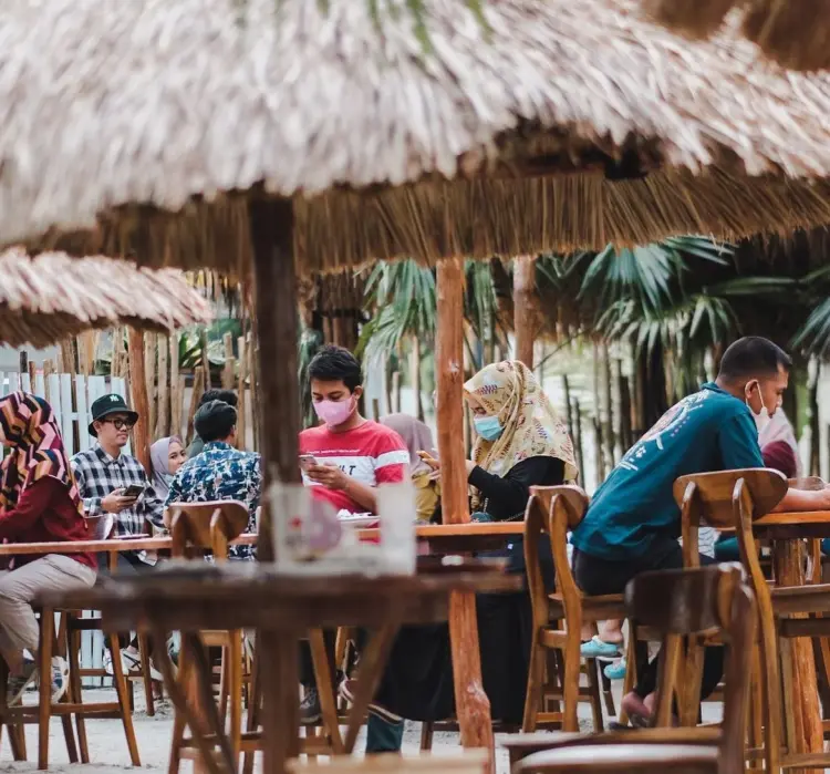 DEWA LAUT CARITA ANYER Resto & Cafe 8