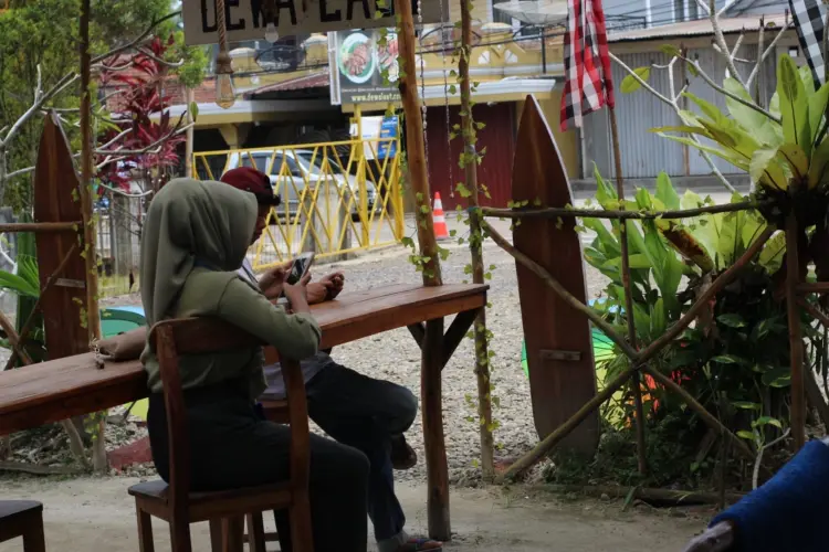 DEWA LAUT CARITA ANYER Resto & Cafe 3