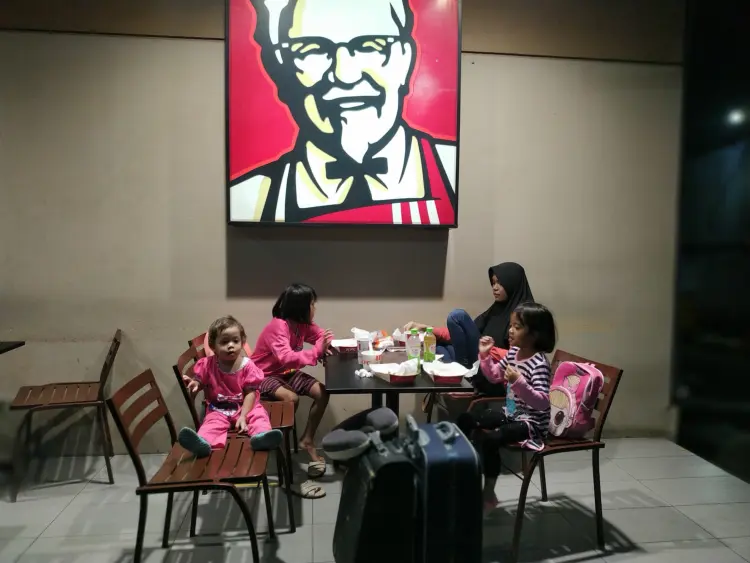KFC Ramayana Ciputat 5