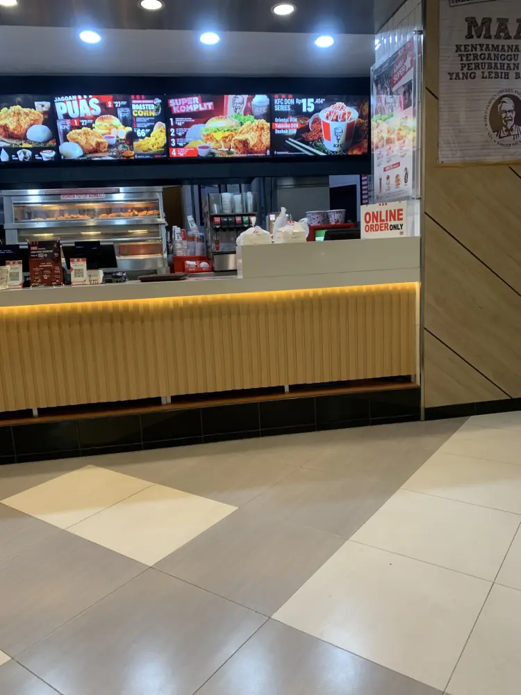 KFC Ramayana Ciputat 6