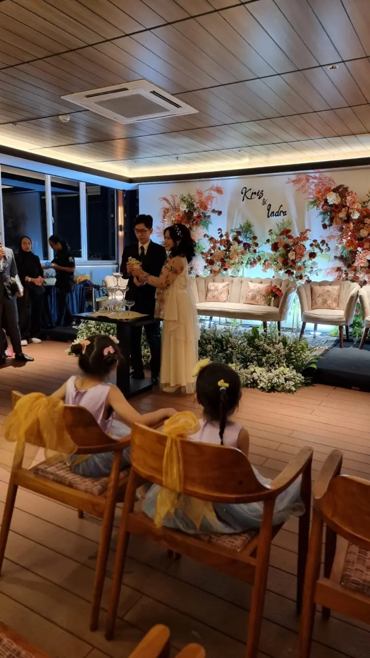 Candi Resto & Rooftop Bar 8