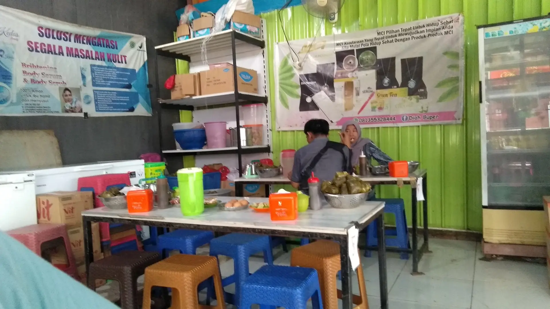 Willing to share a table in a sauna for Makassar's #1 Coto. 5