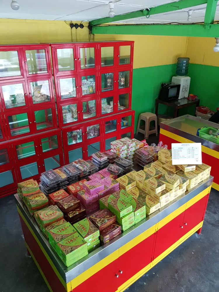 Bakpia Pathok 145 (IBU SRI ASTUTI) Jl.Solo 2