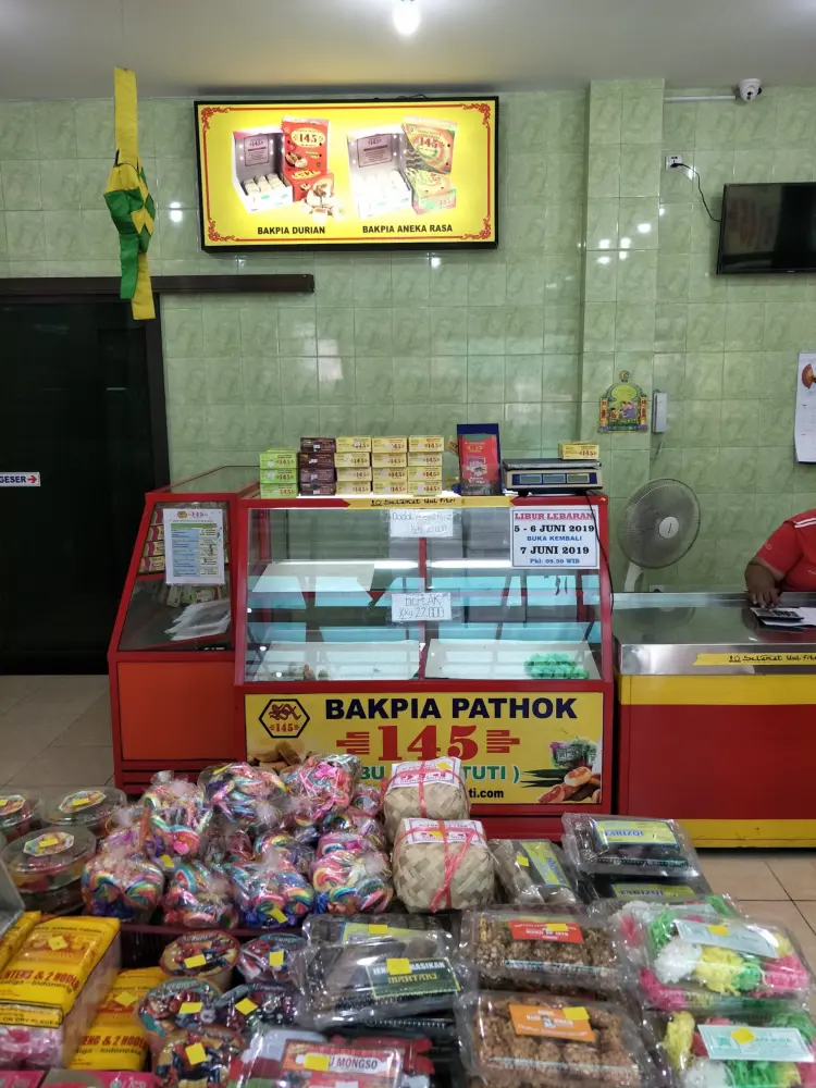 Bakpia Pathok 145 (IBU SRI ASTUTI) Jl.Solo 4