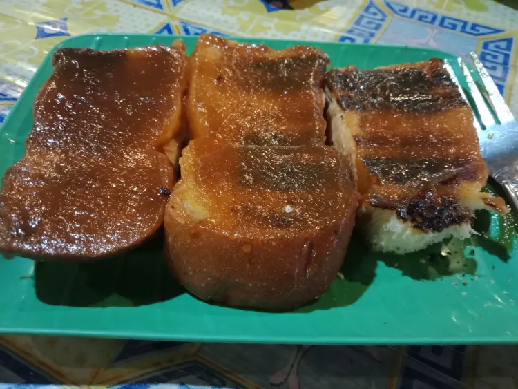 Resto dan Kafe Labura Q 5