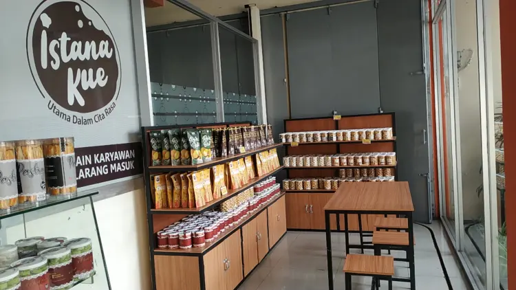 Istana Kue & oleh oleh snack Bandung 3